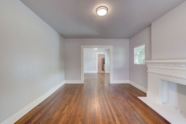 Renovated 1920’s Craftsman – 3 Bed Near TU, Mother Road Market & Downtown