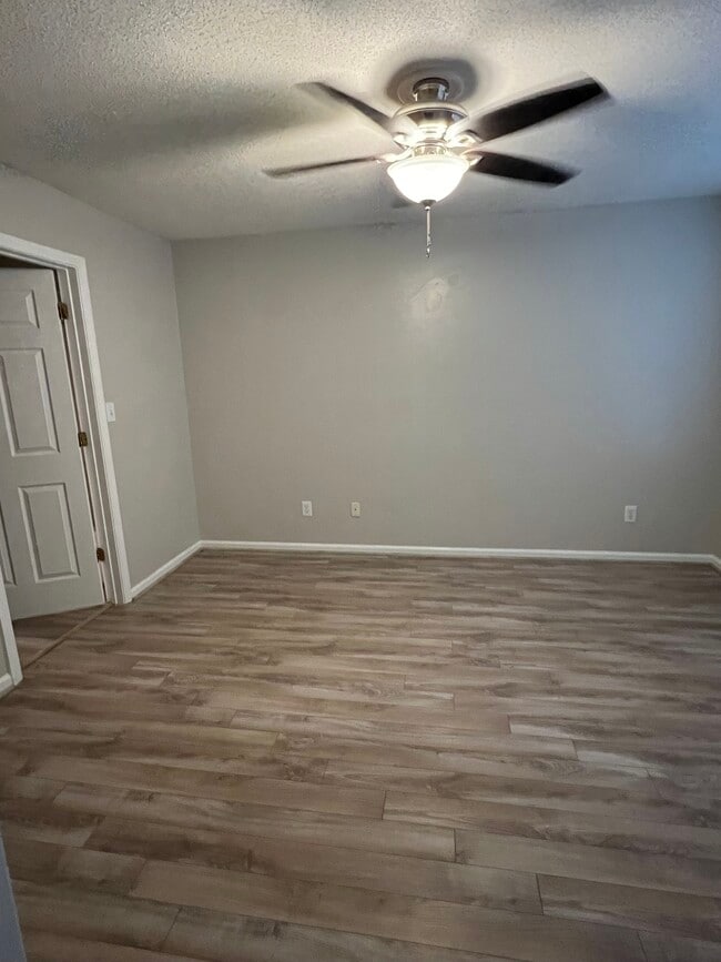 Photo - 863 Miller Creek Ln Unidad 863