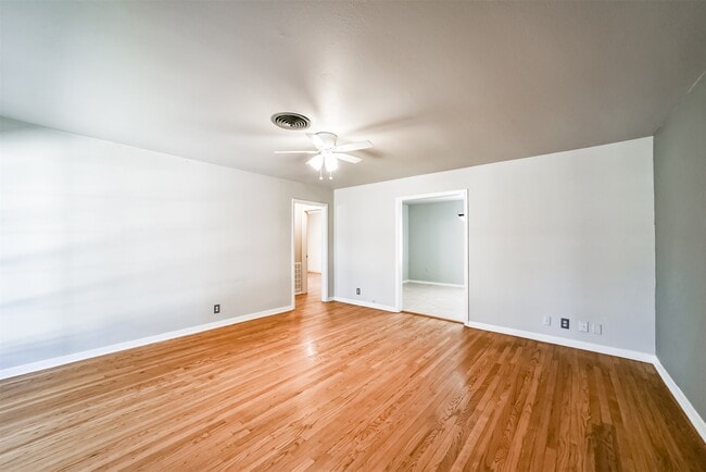 Photo - 610 S Belknap St