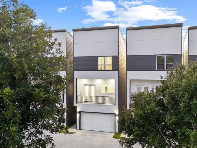 Building Photo - 6627 Katarani Dr