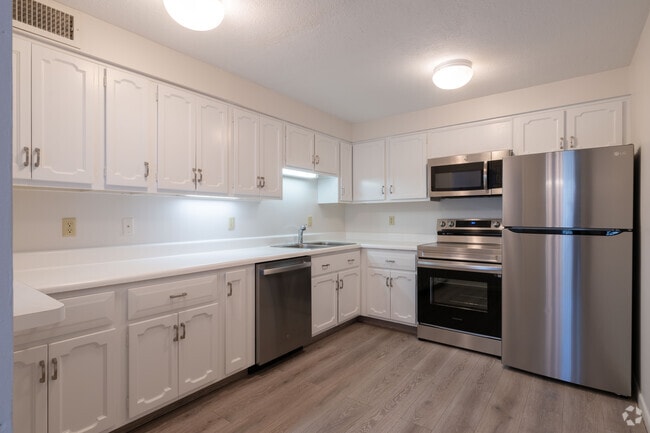 3BR, 2BA - 1400 SF - Kitchen