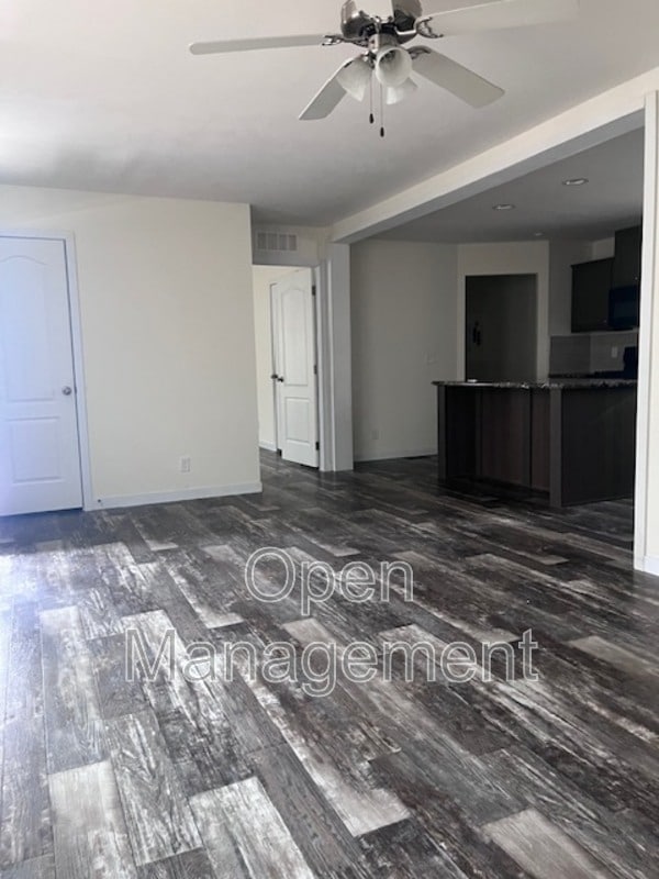 Photo - 511 E 1st St