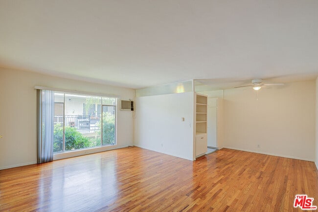 Photo - 1055 S Wooster St Unit 5