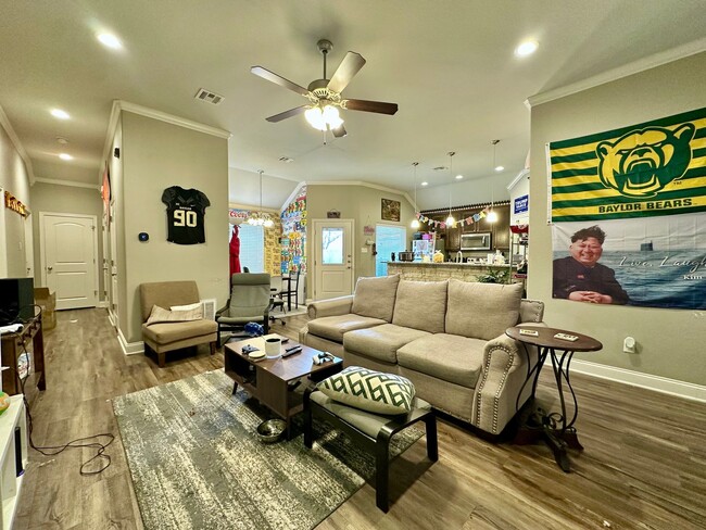 Photo - Spacious 4-Bed, 4.5-Bath Home with Fenced Yard in the Baylor Bubble!