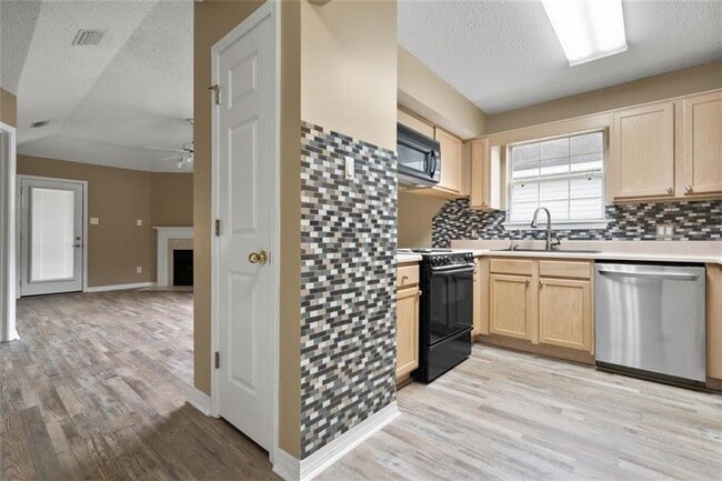 Photo - 668 Willow Pointe Dr