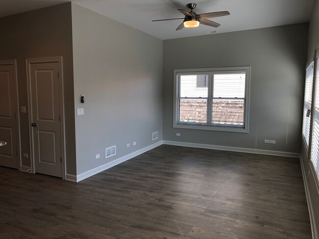 Photo - 355 Burkhardt Ct Unidad S Rental