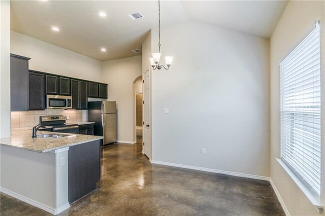 Photo - 153 Samuel Dr