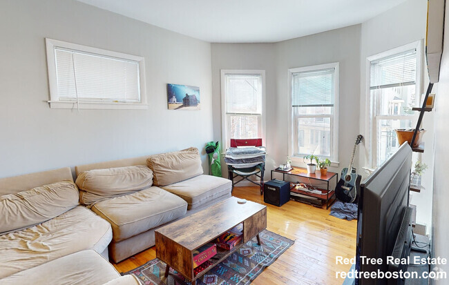 Building Photo - 23 Tufts St Unit 2 Rental
