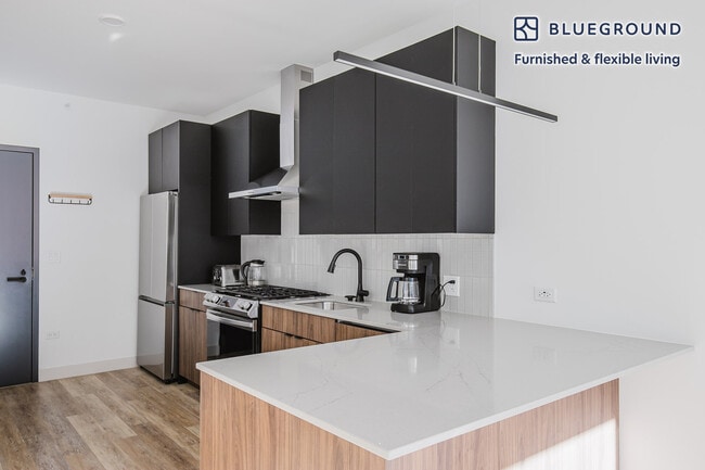 Photo - 535 N St Clair St Unidad FL7-ID1150