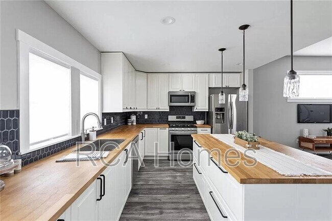 Photo - 1404 Spann Ave