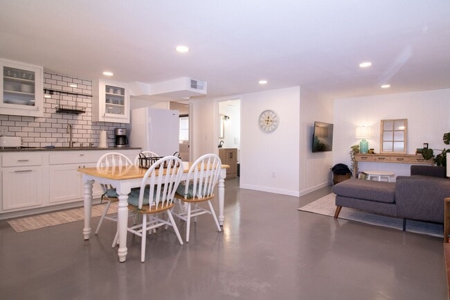 Photo - 5614 35th Ave E