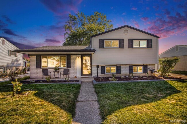 Photo - 2240 Camel Dr