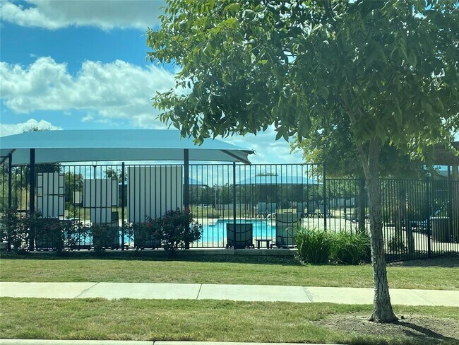 Photo - 1712 Artesian Spgs Xing