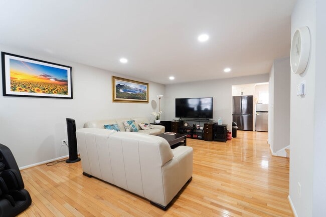 Photo - Immaculate Updated Annandale Townhome