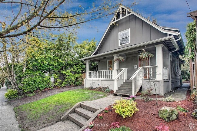 Building Photo - Charming Wallingford Craftsman - Prime Loc... Rental