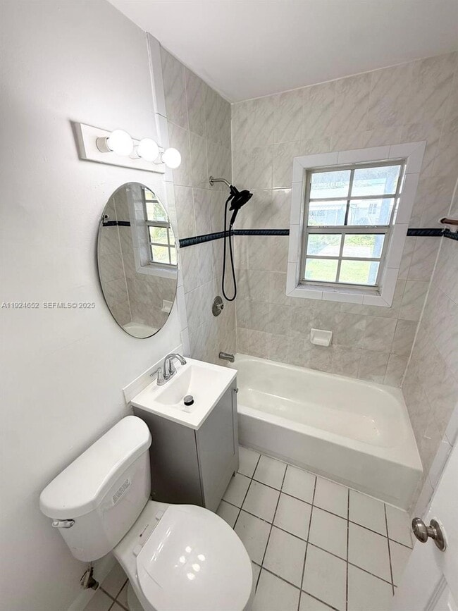 Photo - 785 NW 76th St