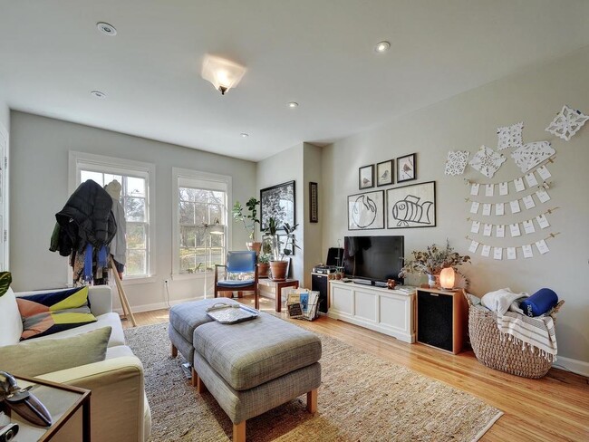 Photo - 2102 Enfield Rd