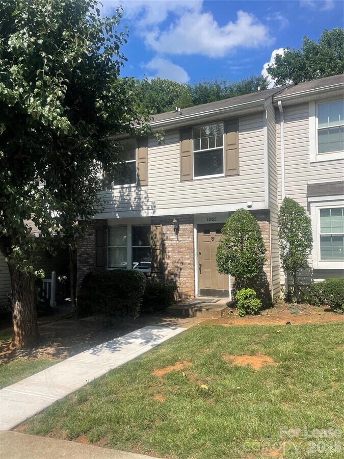 Photo - 1365 Maple Shade Ln