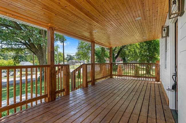 Photo - 2321 Foster Ave