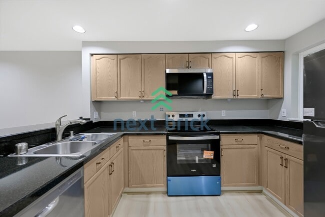 Photo - Charming 2-Bed Townhouse Retreat in Bothell with 2.5 Baths – Your Perfect Sanctuary Awaits!