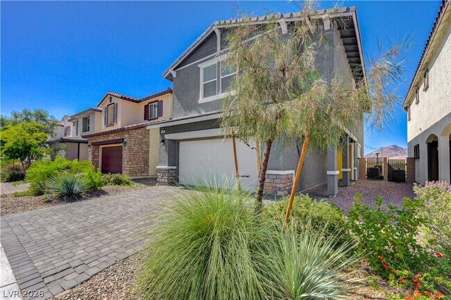 386 Larksong Ave