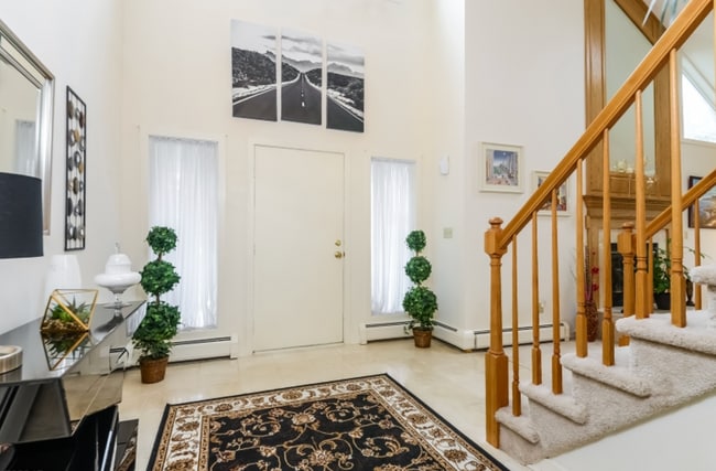 Photo - 94 Hagerman Ct