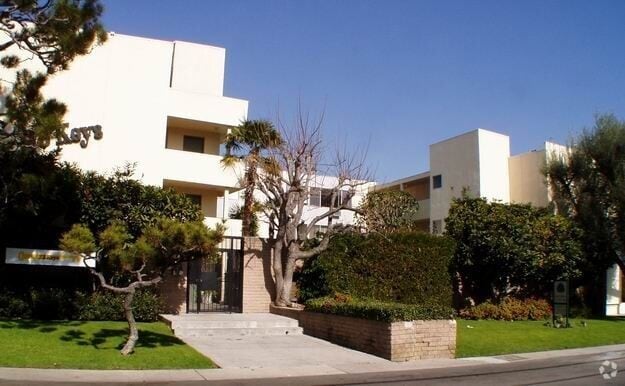 Building Photo - 11139 Acama Street, Rental