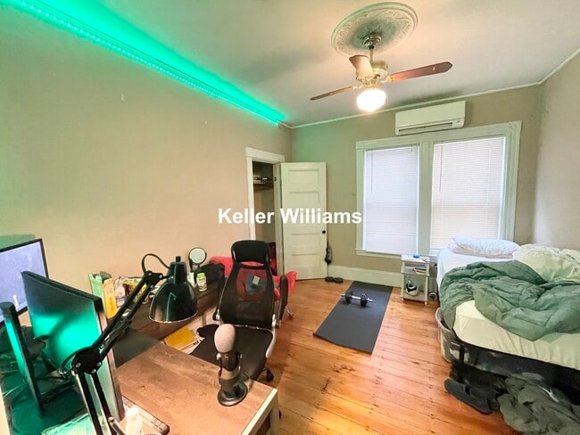 Photo - 67 Hillside St