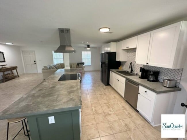 Photo - 3 bedroom pool home available now!