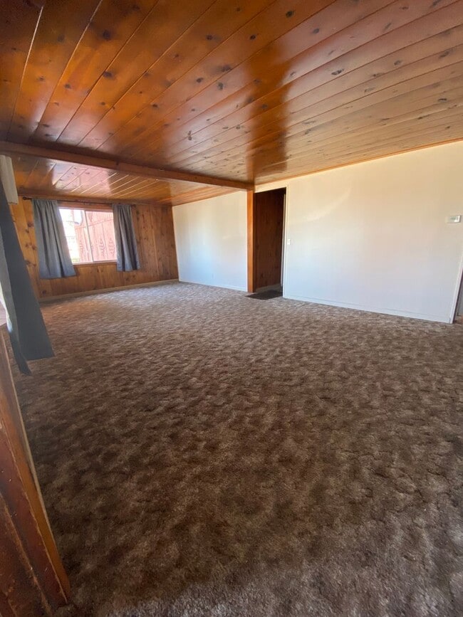 3 Bedroom, 2 Bathroom Home - 3 Bedroom, 2 Bathroom Home