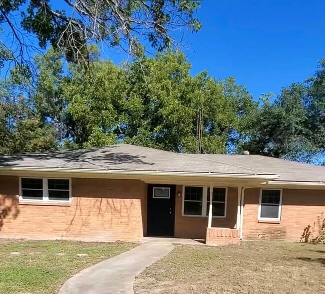 Photo - 220 Fairmont Ave