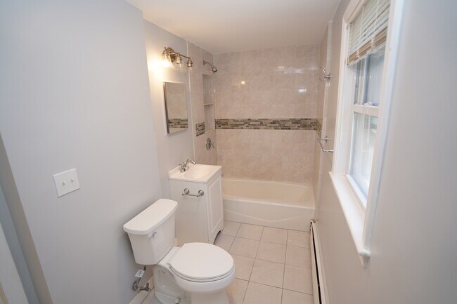 Photo - 83 Waverly St Unit 1