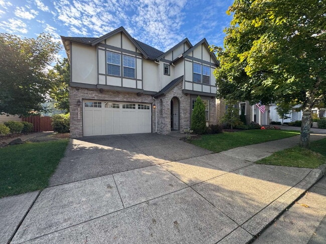 Building Photo - 4 Bedroom - 2 1/2 Bath Tualatin Home