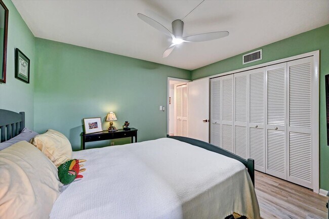 Photo - 4821 S Landings Dr