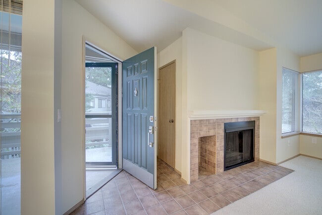 Photo - 1270 Bellevue Way NE Unit 8