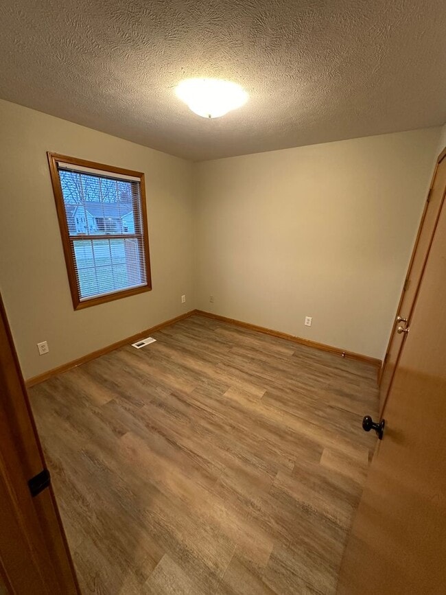 Photo - 904 Vos St Unidad 904