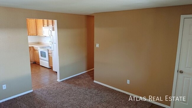 Photo - 910 Bishop Ct Unidad A