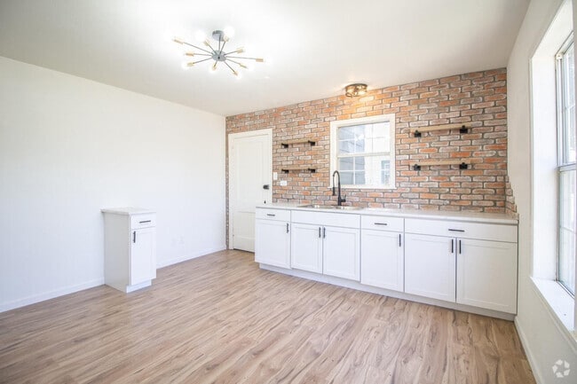 Building Photo - 1911 44th St Rental