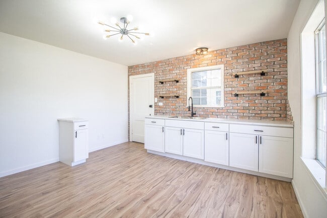 Photo - 1911 44th St Casa