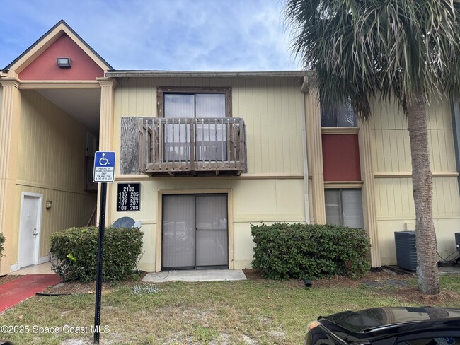 Building Photo - 2130 Forest Knoll Dr NE Unit 208