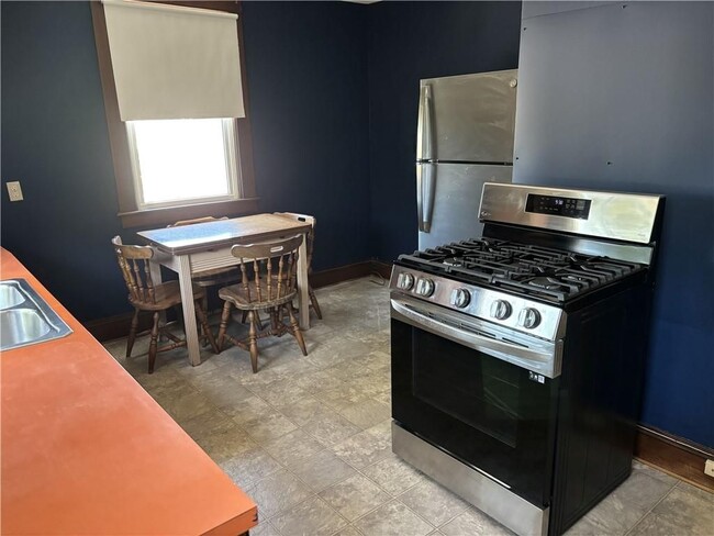 Photo - 35 Oak St Unit 2