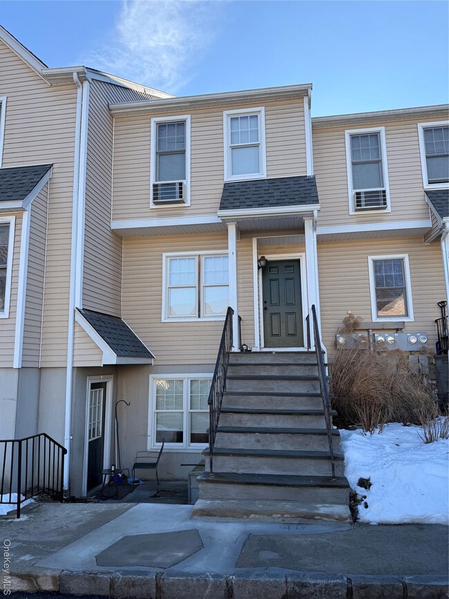 Building Photo - 1870 Baldwin Rd Unit 16