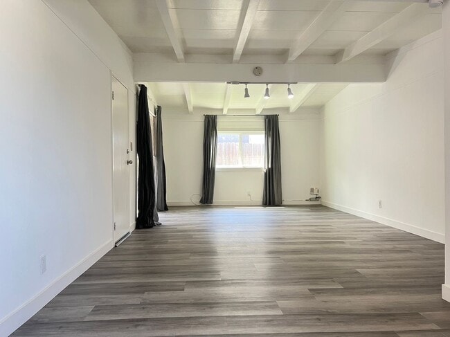 Photo - 1728 Larchwood Ave