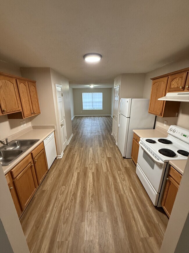 Photo - 460 Parkway Rd