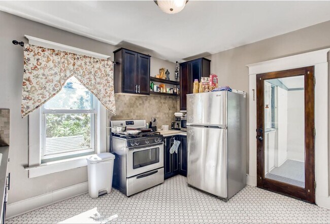 Photo - 1 Bedroom, 1 Bath blocks from Downtown Longmont Unit B