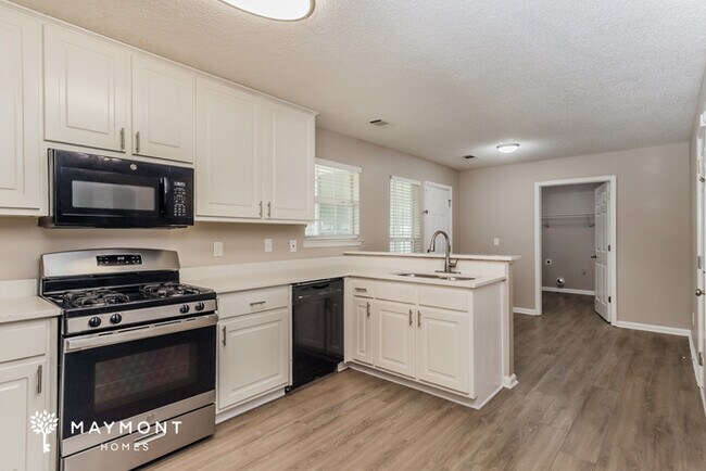 Photo - 1001 Adie Cove House