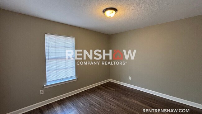 Photo - 3219 13 Colony Mall