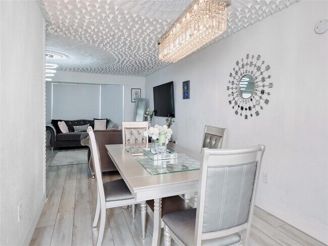 Photo - 7809 Ramona St