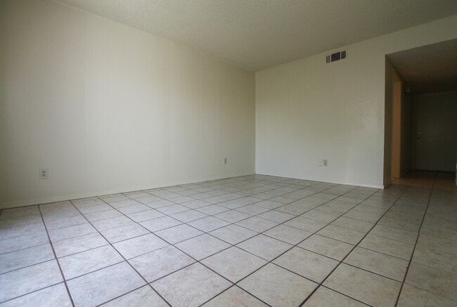 Photo - 201 E Sequoia Ave Unit 4