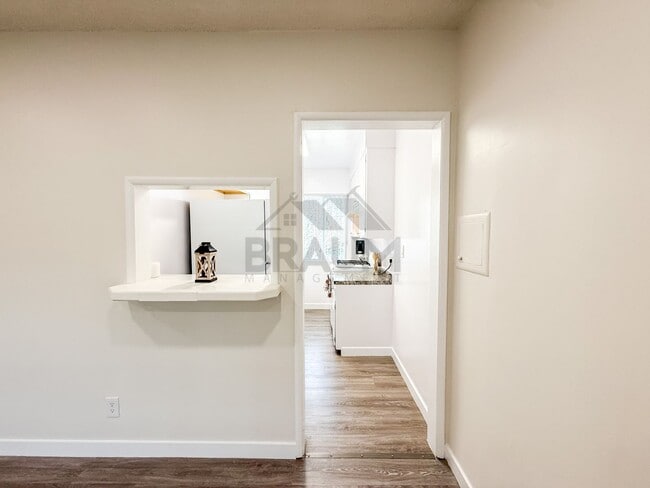 Photo - 15546 Vanowen St Unit 9